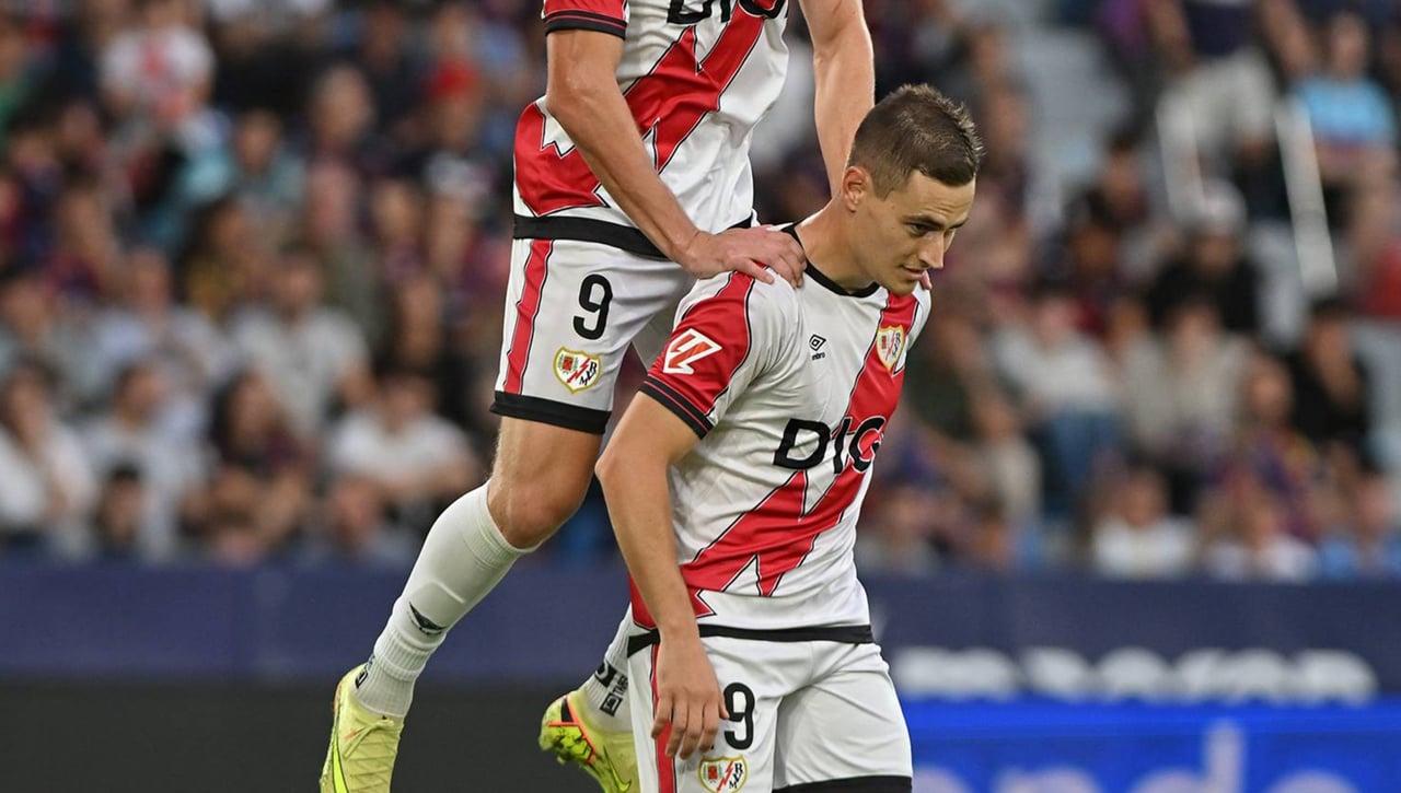 Levante 0-3 Rayo Vallecano: De Frutos aplica la ley del ex y Álvaro entra en la historia 