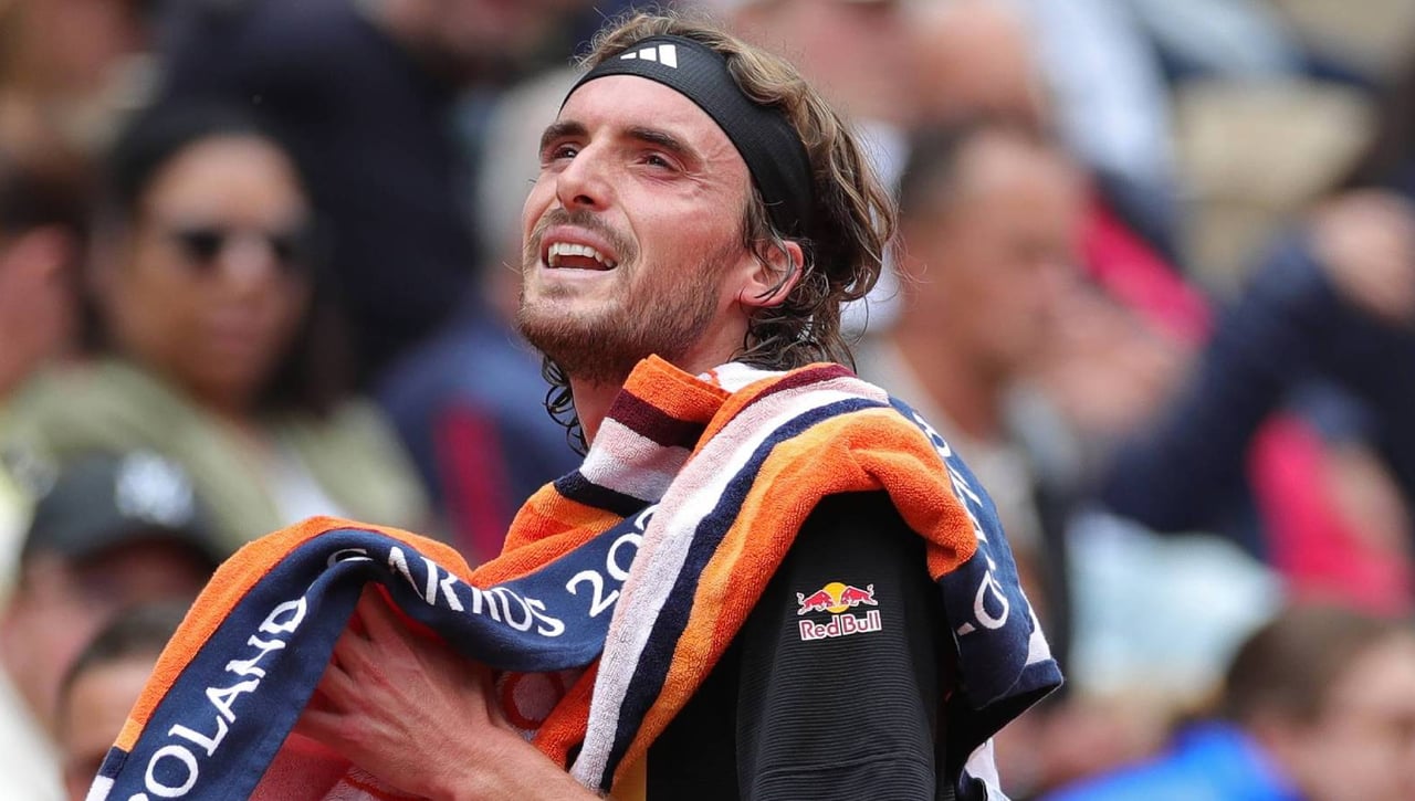 Tsitsipas se mete en un gran lío en Roland Garros