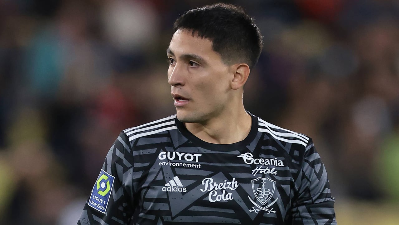 Un delantero menos en la lista del Betis por 'culpa' de Moukoko