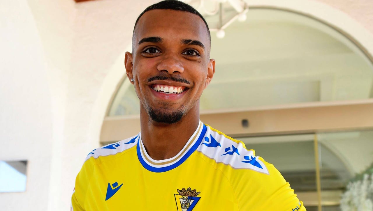 El sustituto de Pacha Espino ya es oficial en el Cádiz