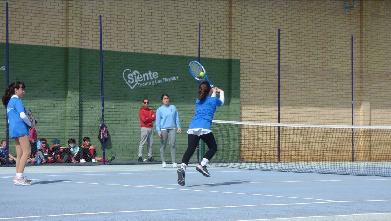 Badolatosa acogió el pasado 5 de abril una intensa jornada de tenis de los Juegos Deportivos Provinciales