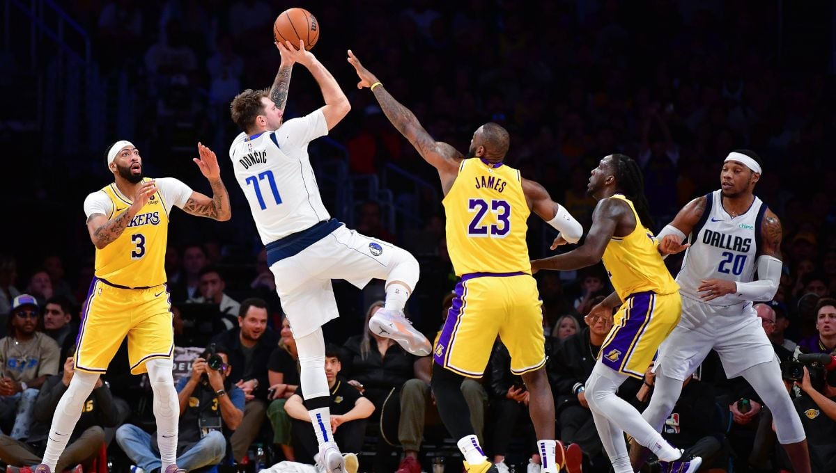 NBA hoy: Kyrie Irving coge el relevo de Doncic y minimiza a LeBron James