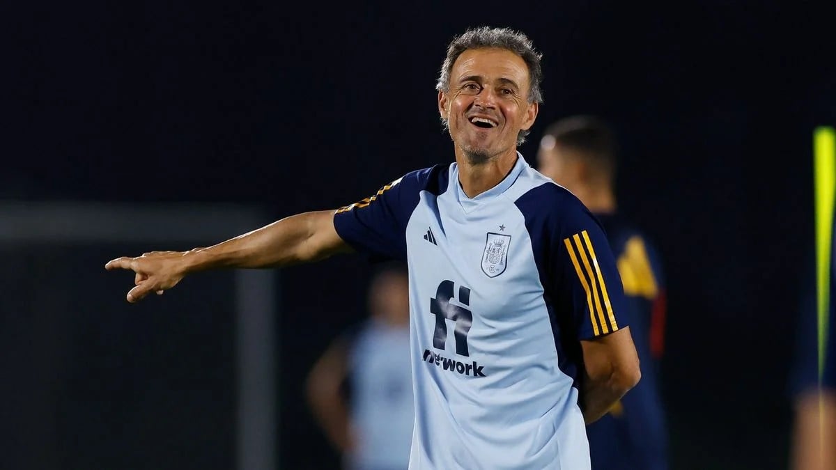 El exbético que quiere "fusilar a Luis Enrique" y se cruza con un rival muy querido en Heliópolis