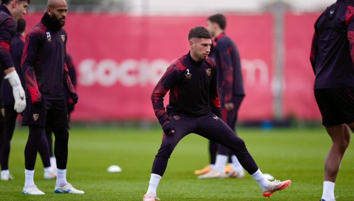 El Sevilla trabaja pendiente del 'deadline' y con nuevas bajas ante el Barça