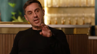 Gary Neville critica que el fichaje de Casemiro por el United "no fue inteligente"