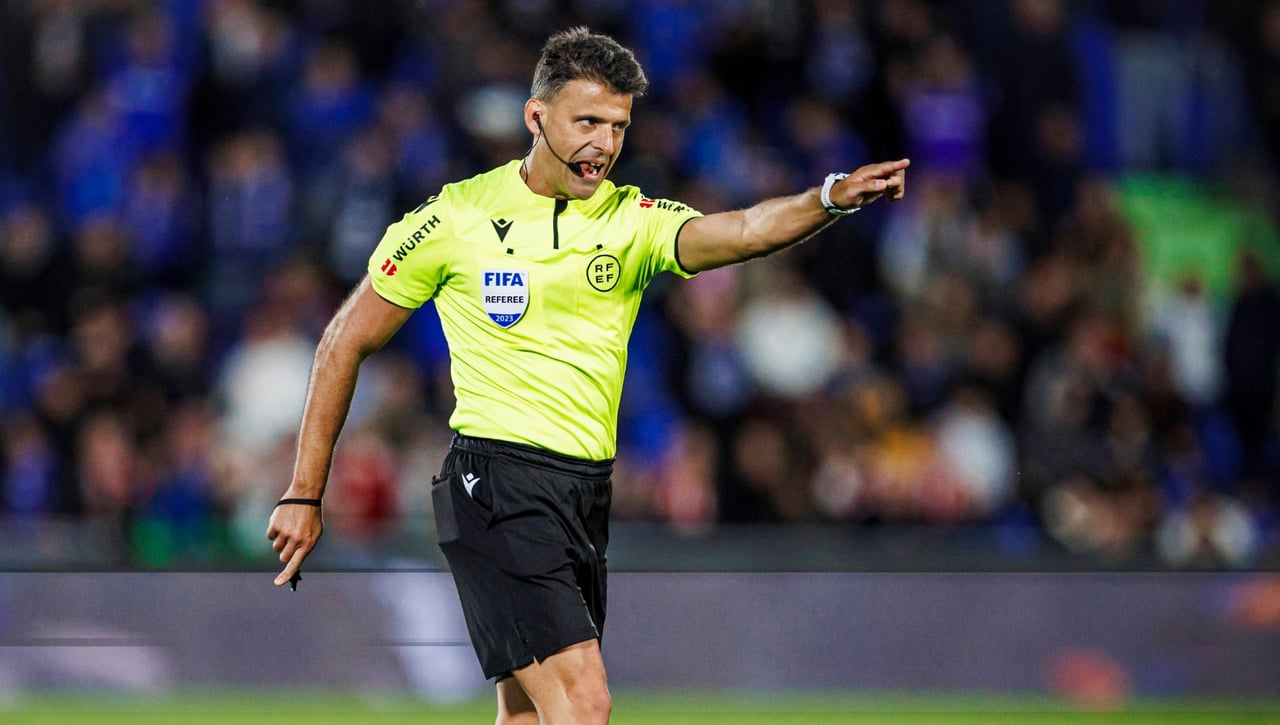 Gil Manzano y su ilusión con el premio de la Eurocopa