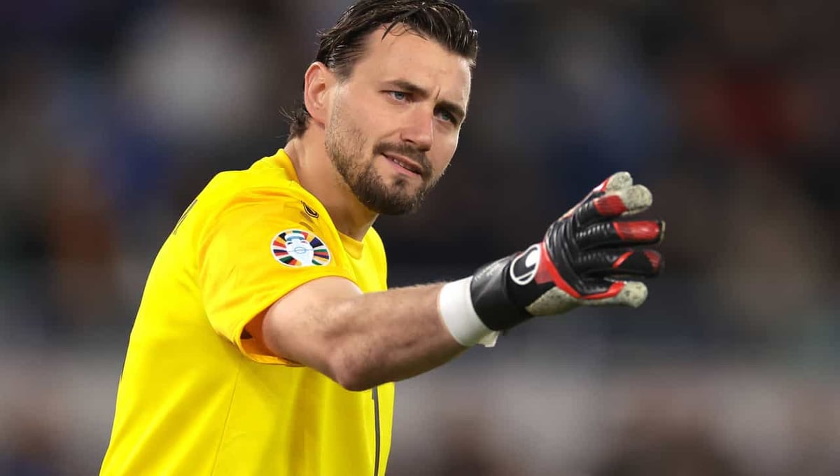 Un contrato con letra pequeña que empuja a la salida de Dimitrievski