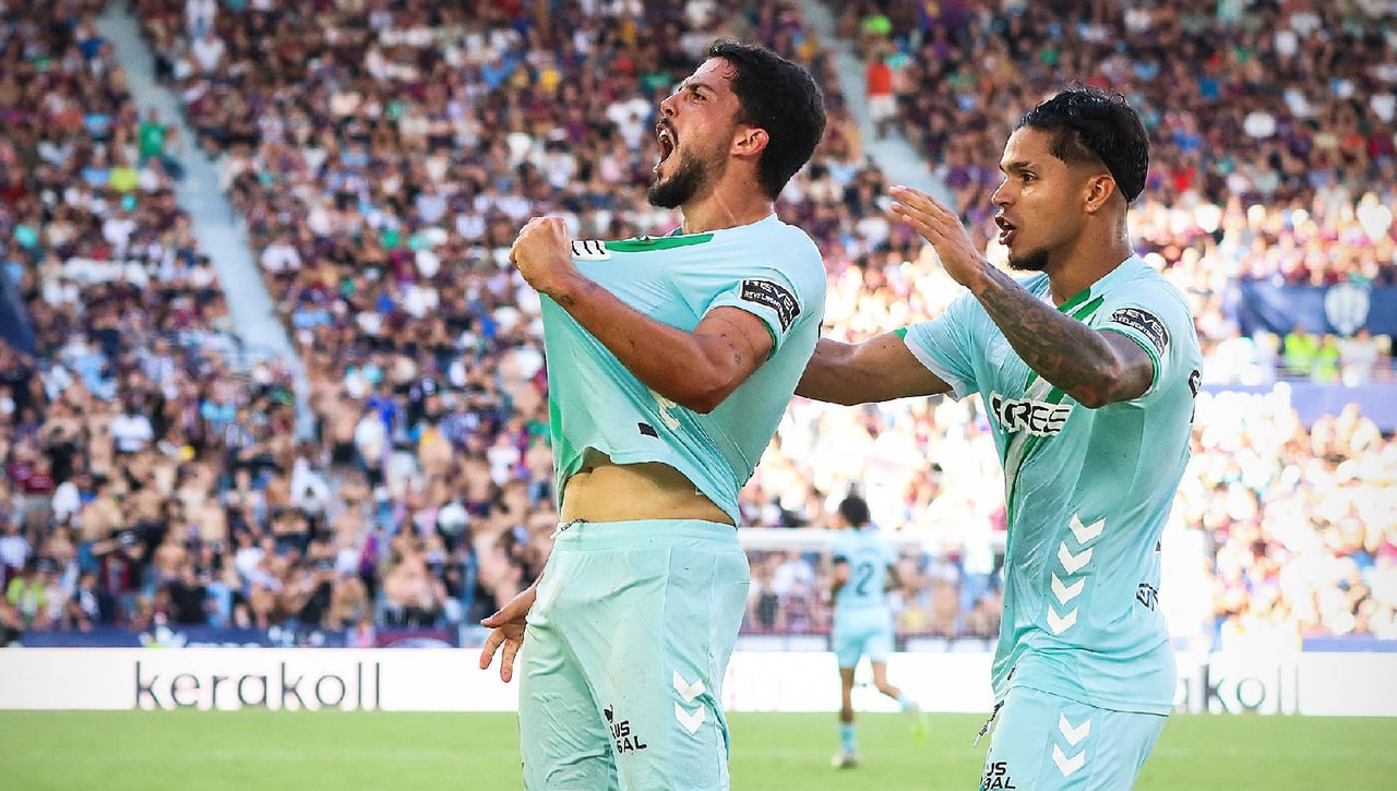 Así queda LaLiga tras los empates en el Betis - Levante y Celta - Girona, y las victorias de Barcelona y Osasuna