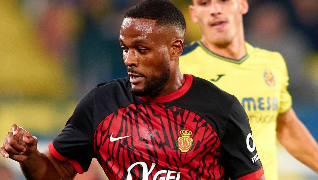 Cyle Larin ya se centra en su fichaje