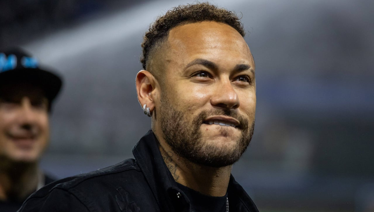 Neymar, a la calle en su regreso