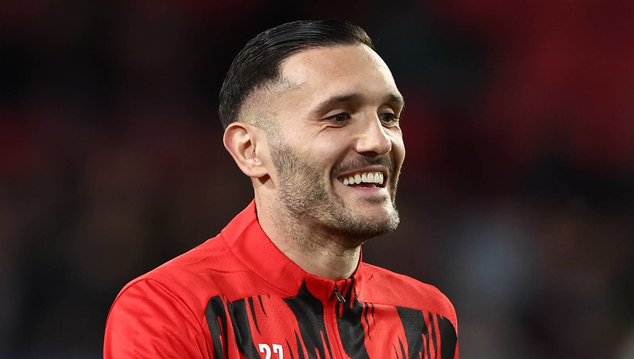 Lucas Pérez entrena con el Racing de Ferrol pero no jugará en pretemporada