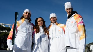 Polonara protagoniza el momento más emotivo en los primeros relevos de la antorcha olímpica en Roma: "Hasta hace unas semanas estaba en silla de ruedas"