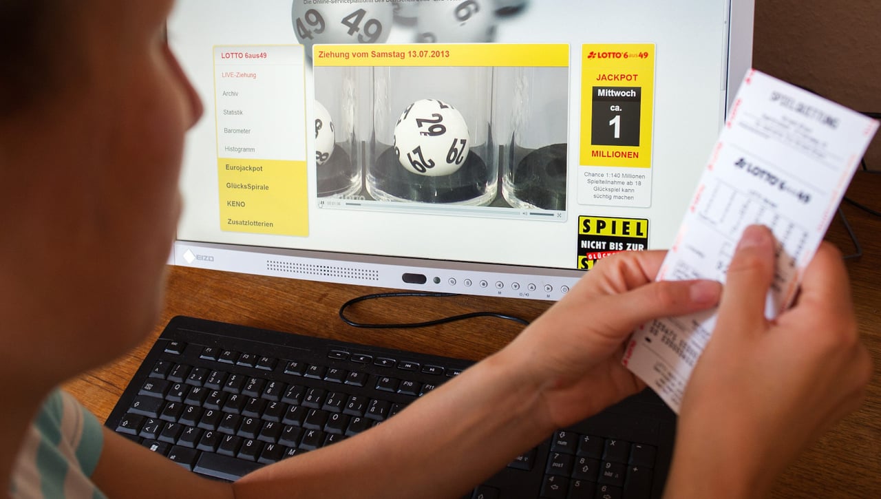 Qué tengo que hacer si me toca un premio de la Lotería de Navidad con un décimo comprado por Internet