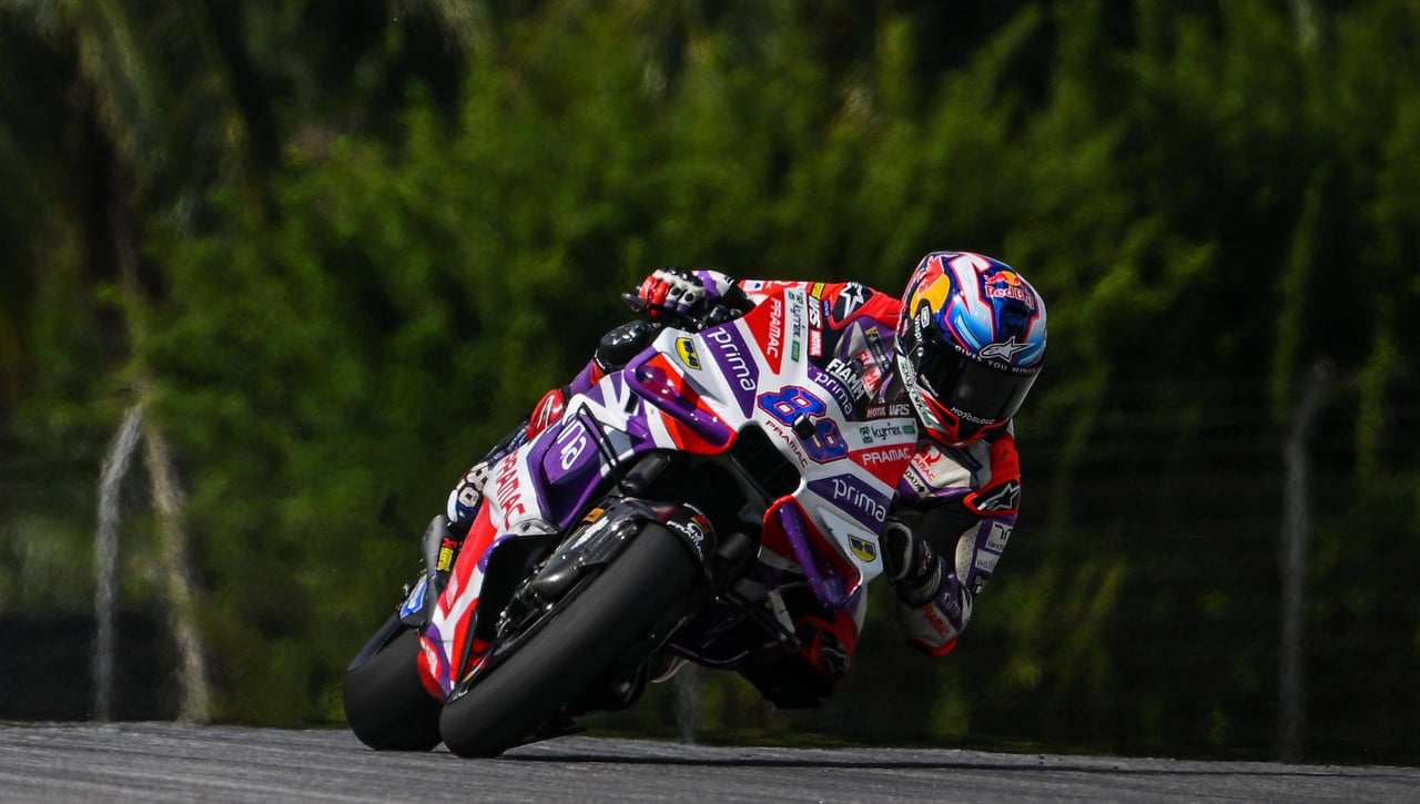 Jorge Martín asesta dos golpes de una tacada a Bagnaia en el GP de Qatar