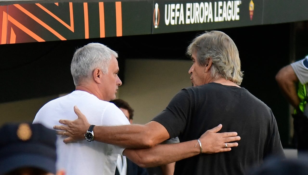 Pellegrini frustra a Mourinho con una llamada de teléfono a Bellerín