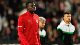 El regalo de despedida de Nobel Mendy, que colabora en la hucha para el nuevo delantero