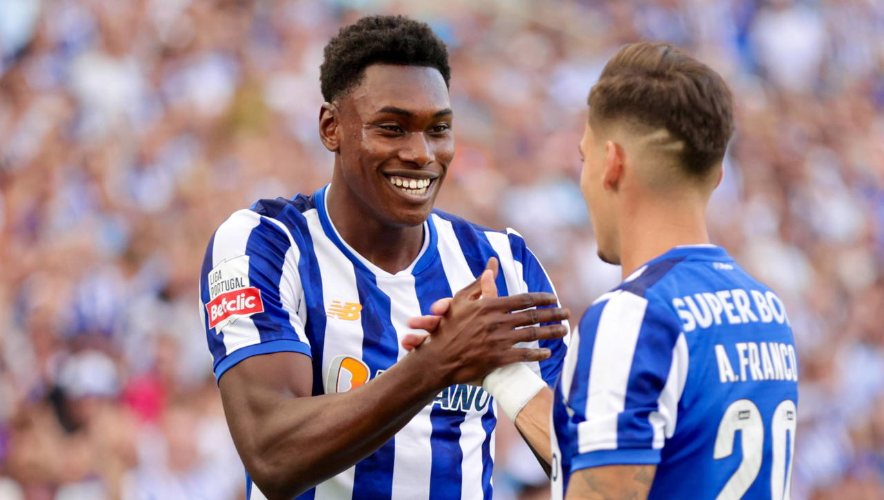 Resumen Europa League: Mourinho la lía y Samu Omorodion suma y sigue