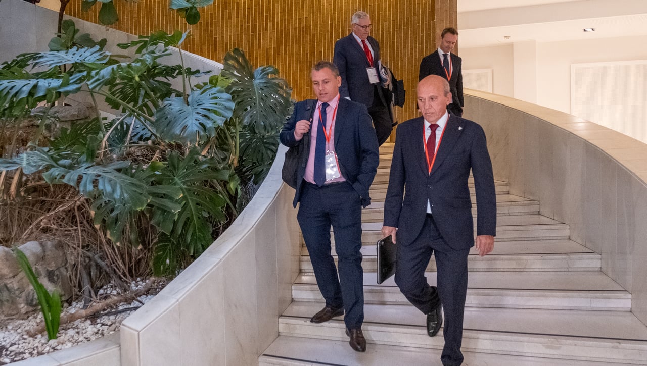 Del Nido denuncia la "desfachatez" de su hijo y utiliza las cartas de despido del Sevilla 