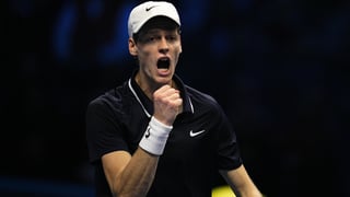 Jannik Sinner saca el rodillo para convertirse en Maestro