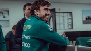 El optimismo de Fernando Alonso con un coche "fácil de conducir"