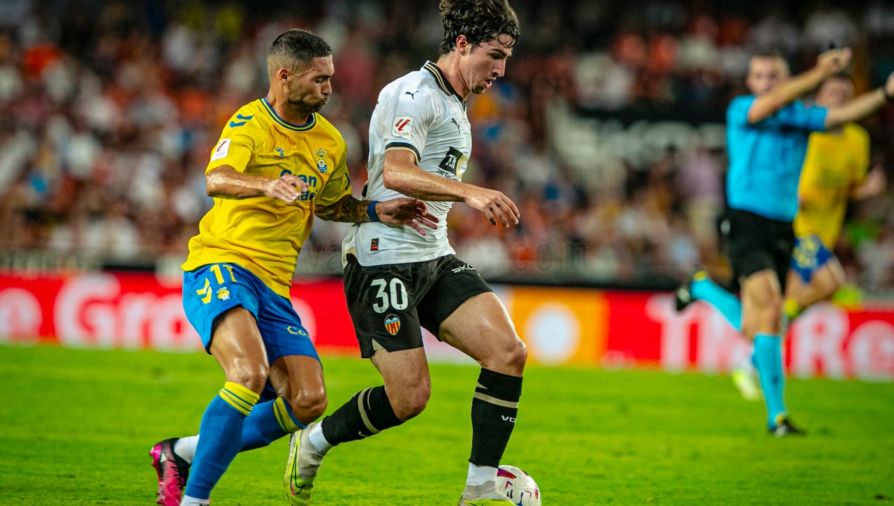 El Elche solicita la cesión de Hugo González