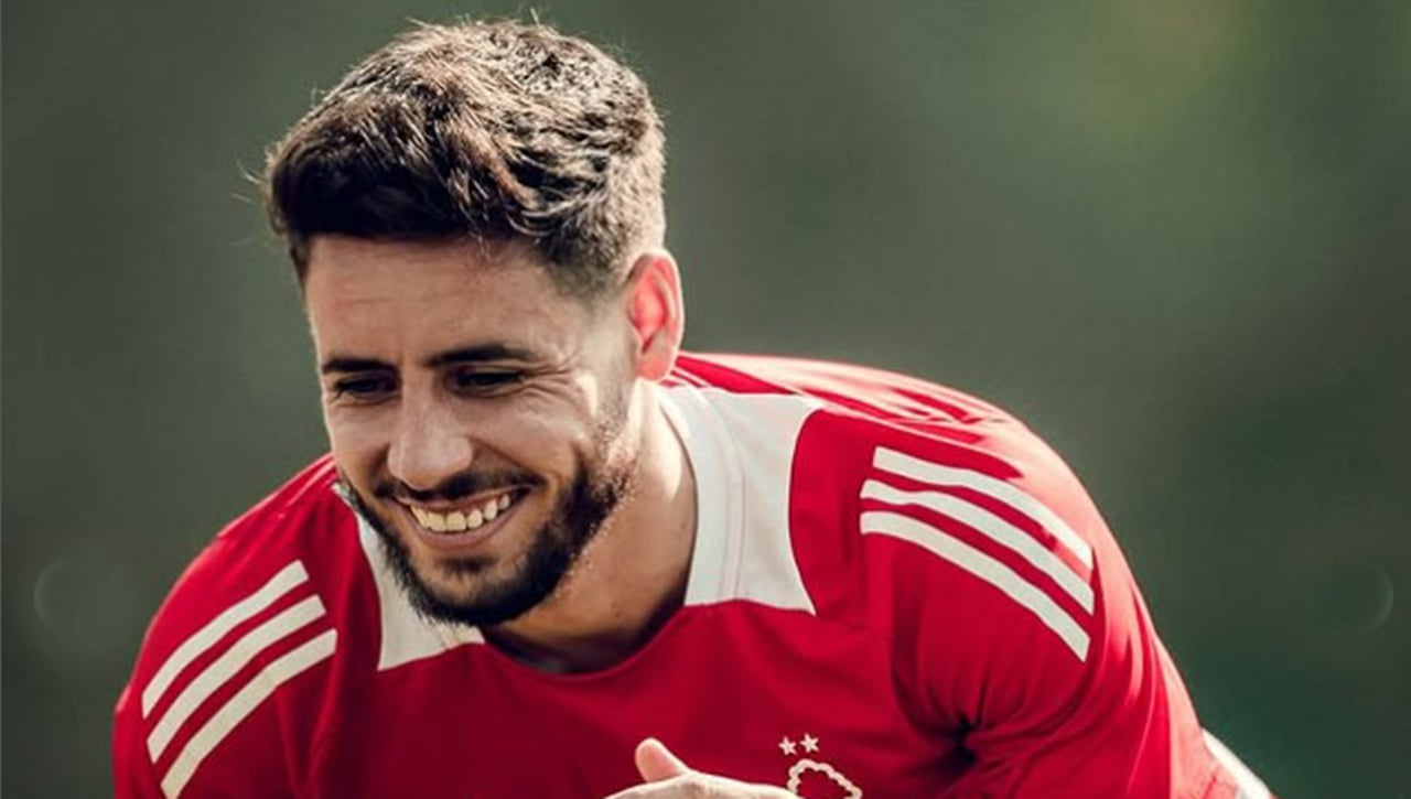 Contactos del Betis con Álex Moreno