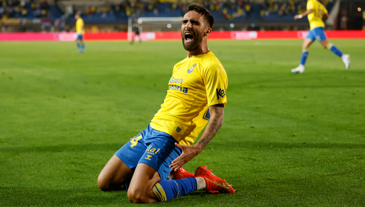 Contactos para el fichaje de Pejiño