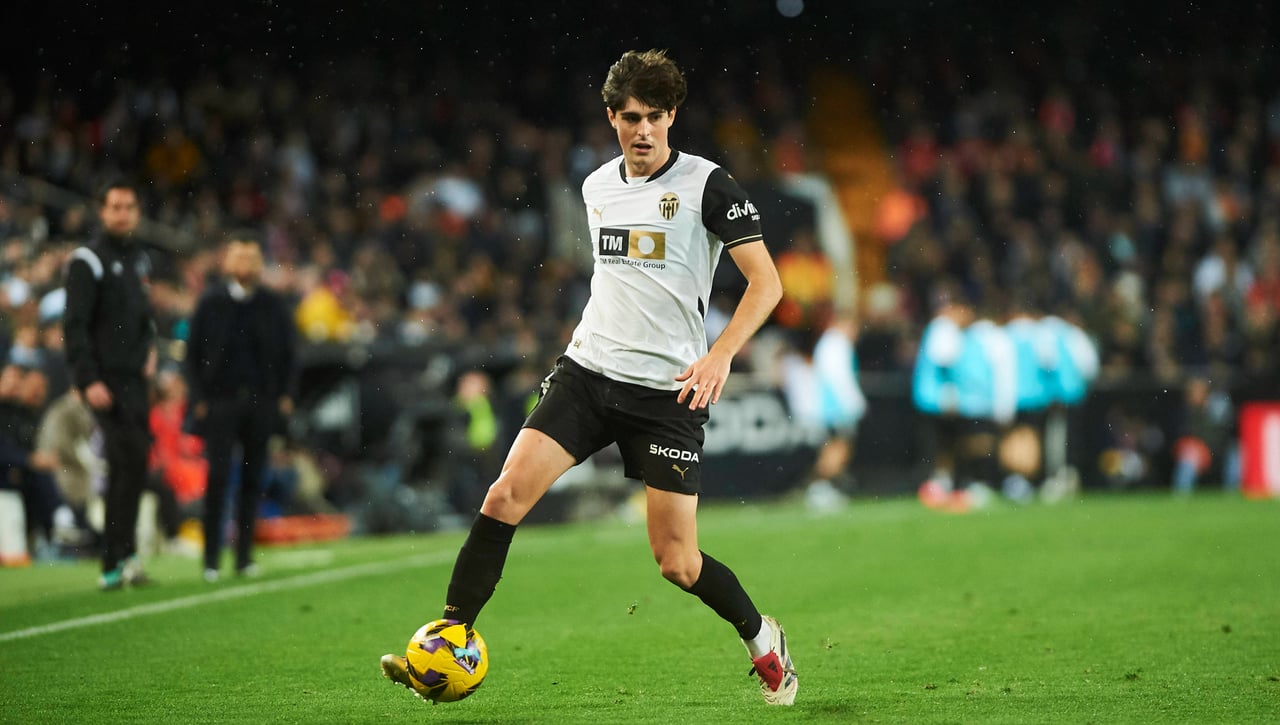 El Villarreal apunta a Javi Guerra