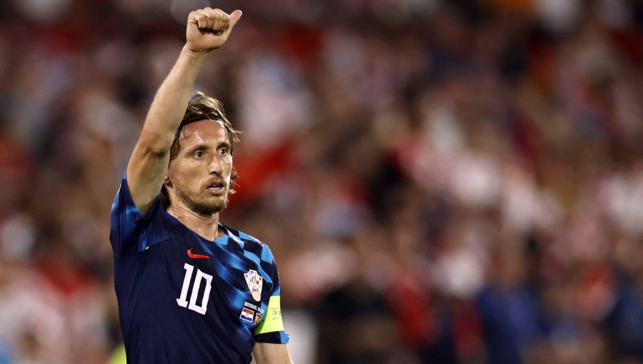 Luka Modrić y Budimir amenazan a la Selección Española