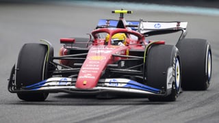 ¿Cómo se calcula el peso mínimo en un monoplaza de F1?