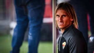 Beccacece la lía en rueda de prensa