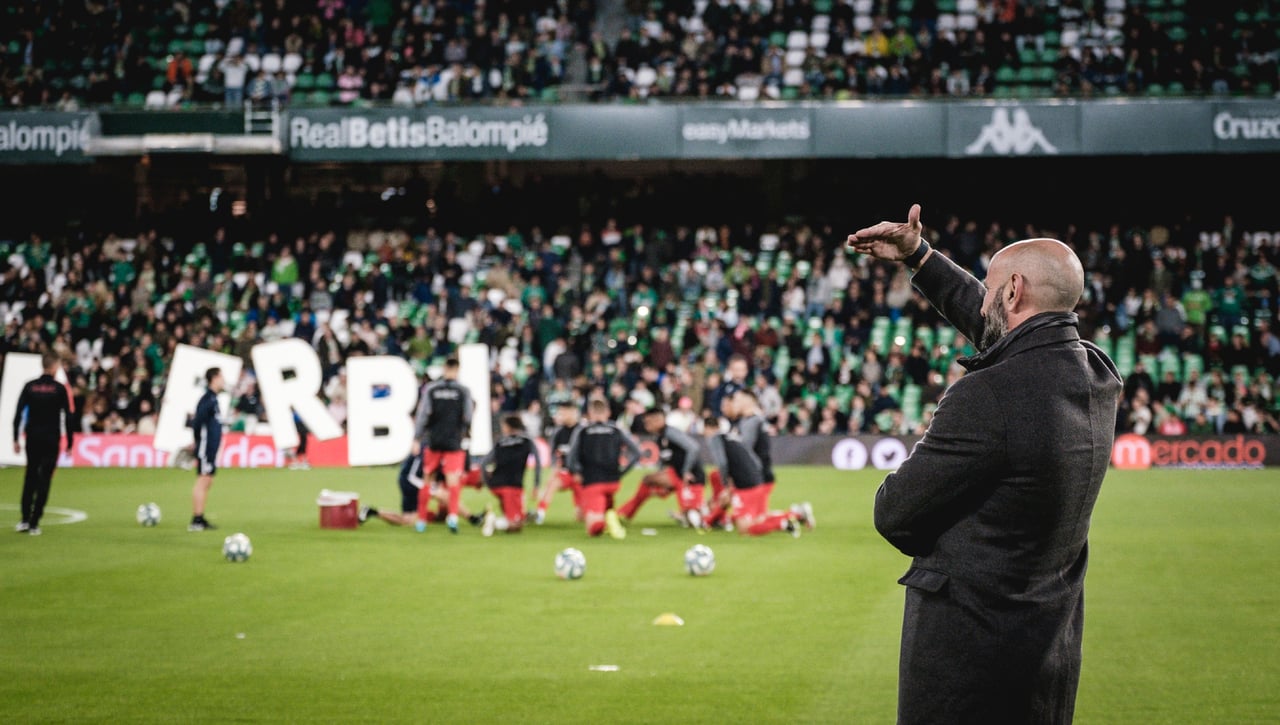 El Betis convence a Monchi, pero el exdirector deportivo del Sevilla avisa: "Si no se meten en Europa..."