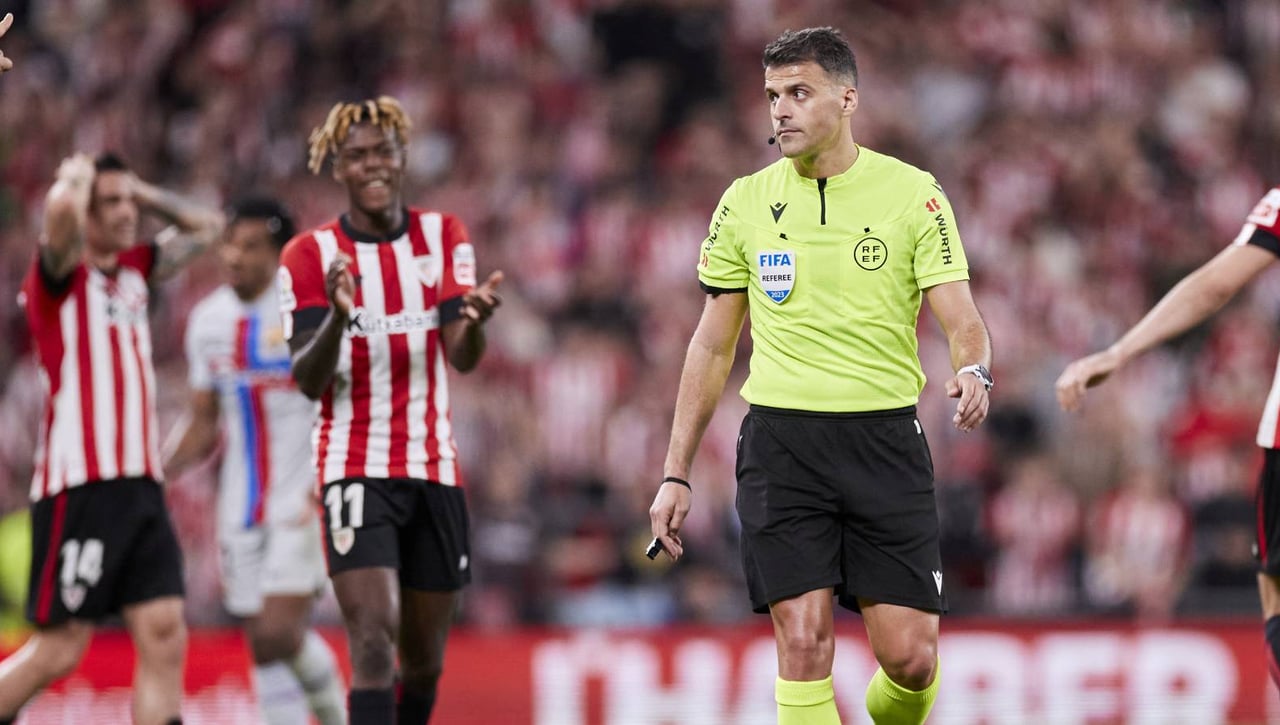 Betis y Sevilla ya conocen a sus árbitros de la tercera jornada