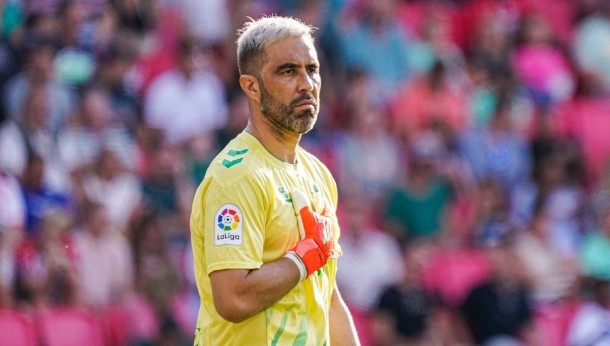 Berizzo explica el descarte de Claudio Bravo y le manda un aviso