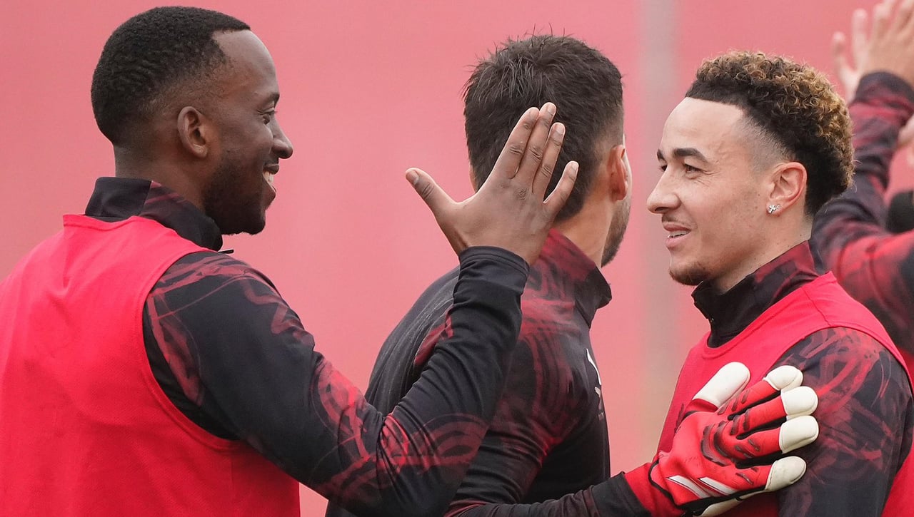 Rubén Vargas adelanta a Lukébakio nada más llegar al Sevilla