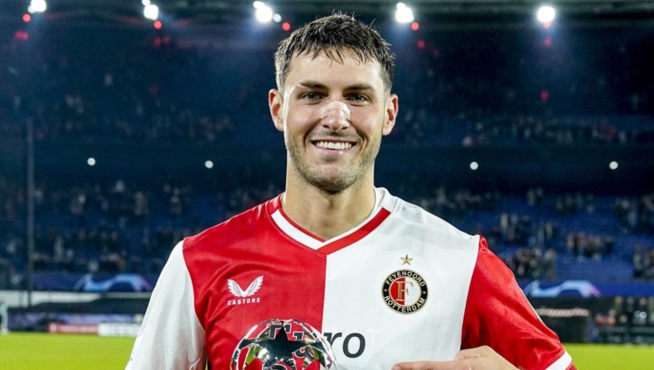 Lo de Santiago Giménez se queda entre dos grandes de Europa