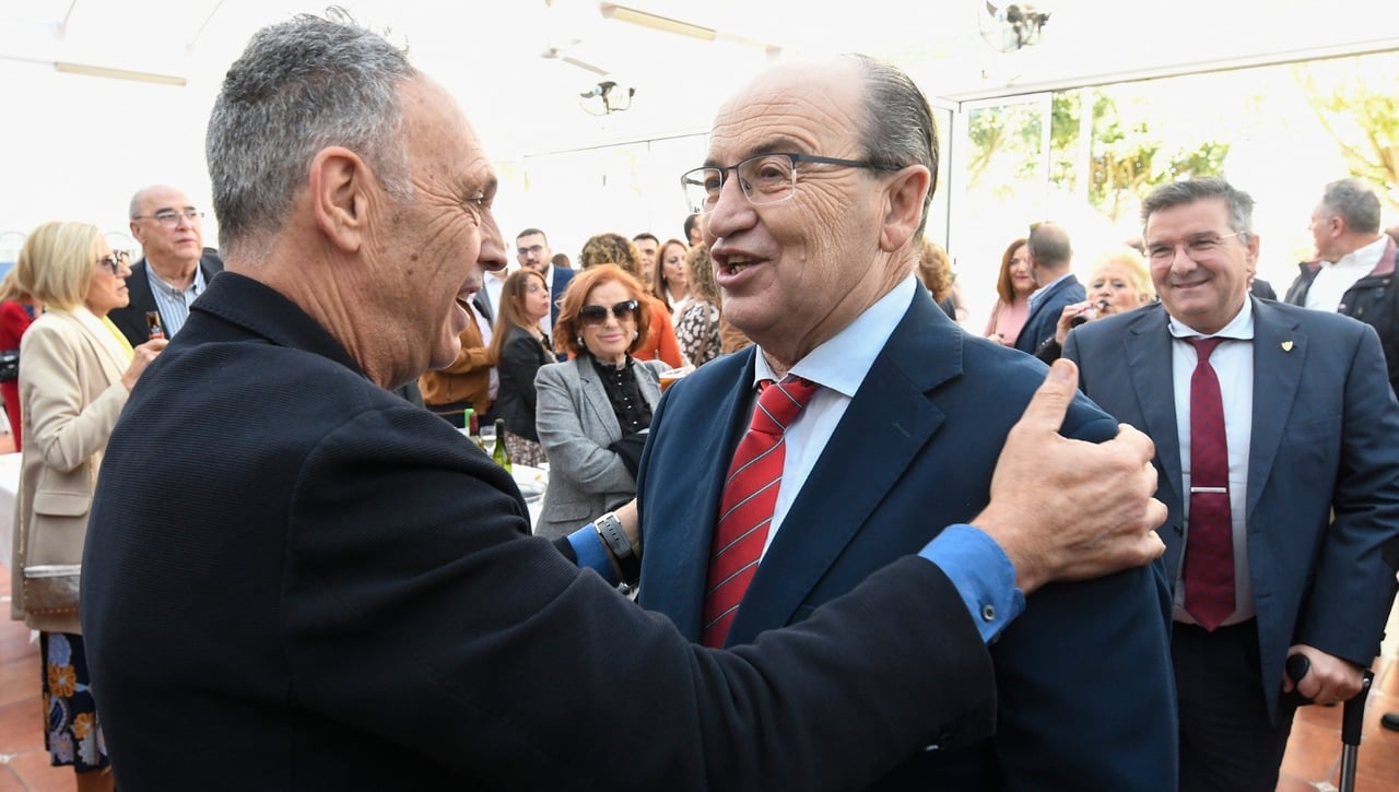 El mensaje de ilusión, con Caparrós de por medio, de Castro al sevillismo