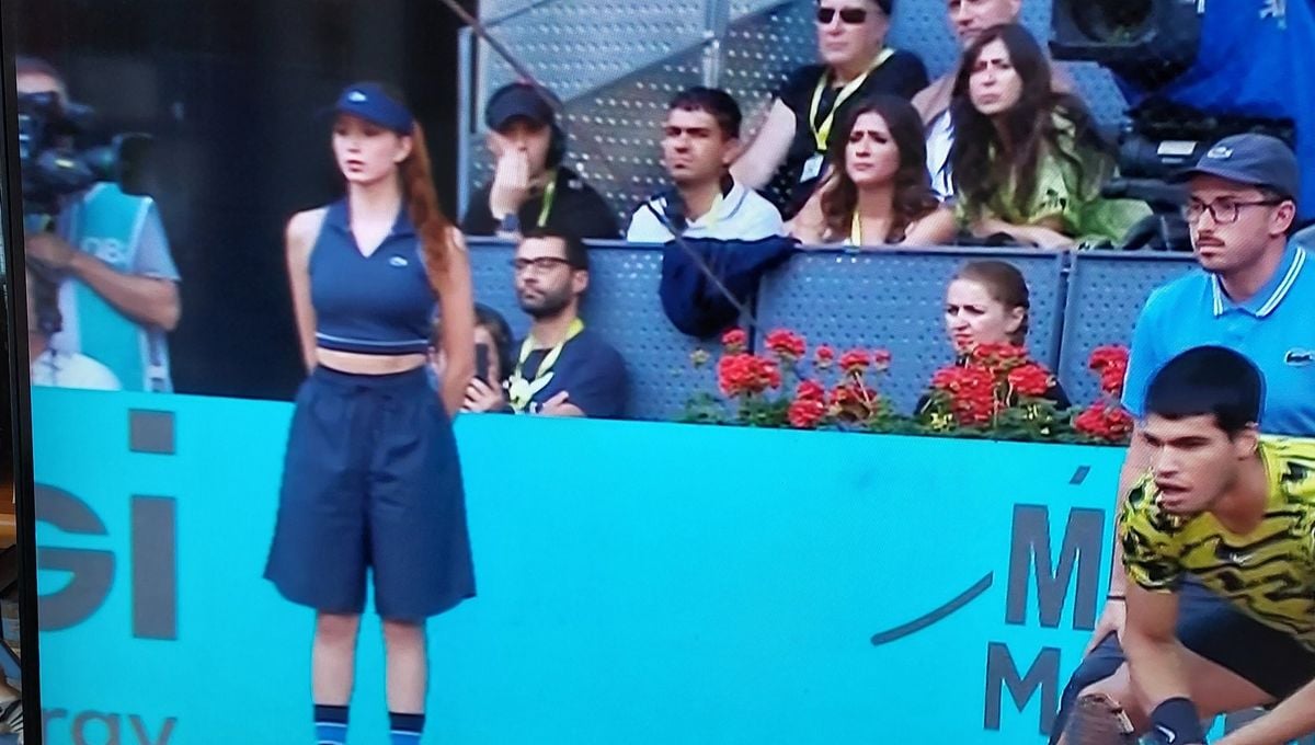 Cambian el vestuario sexista de los recogepelotas en el Open de Tenis por una nueva prenda 