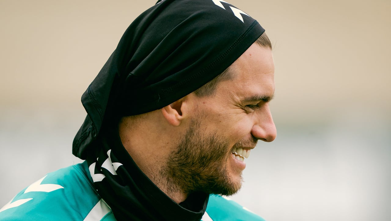 Dos novedades importantes, una 'sorpresa' dolorosa y dos bajas esperadas en la lista del Betis contra el Barça 