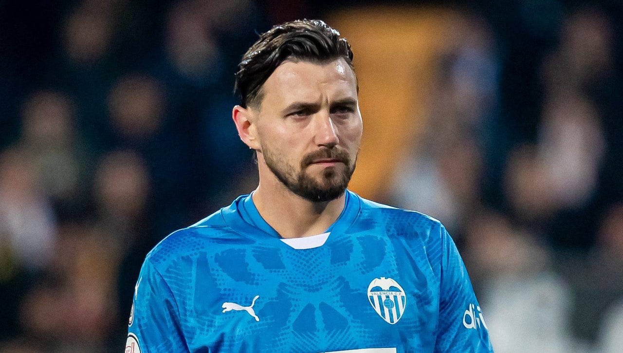 Carlos Corberán y Dimitrievski se reconcilian en el Valencia aprovechando la Copa del Rey: "Lo he visto muy estable"