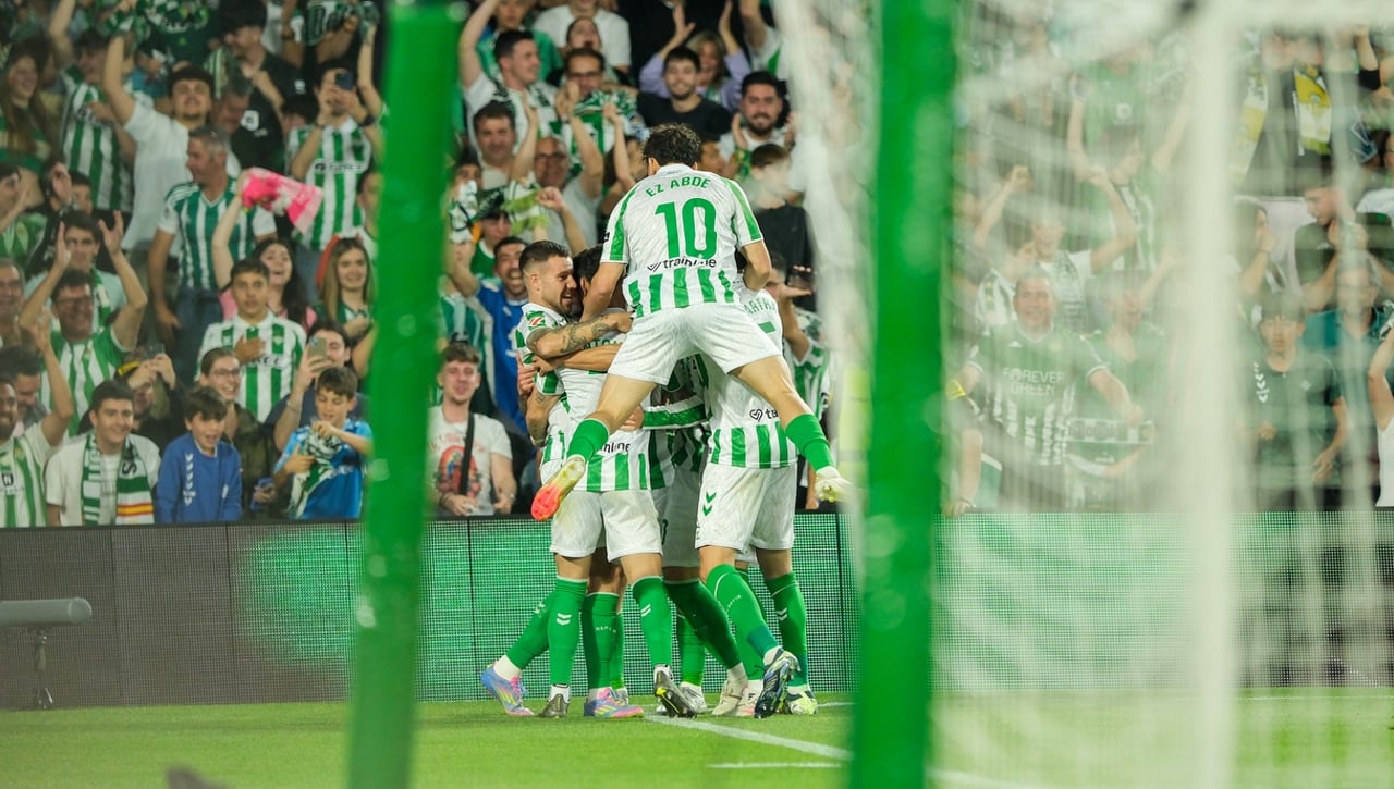 Betis 5-1 Valladolid: Insaciable desde el palco al último confín del vestuario