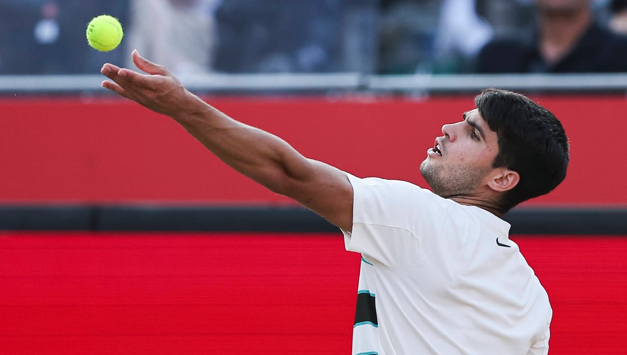 Alcaraz - Bautista: horario, canal y dónde ver hoy en TV y online la semifinal de Carlos Alcaraz en Queen's 2025