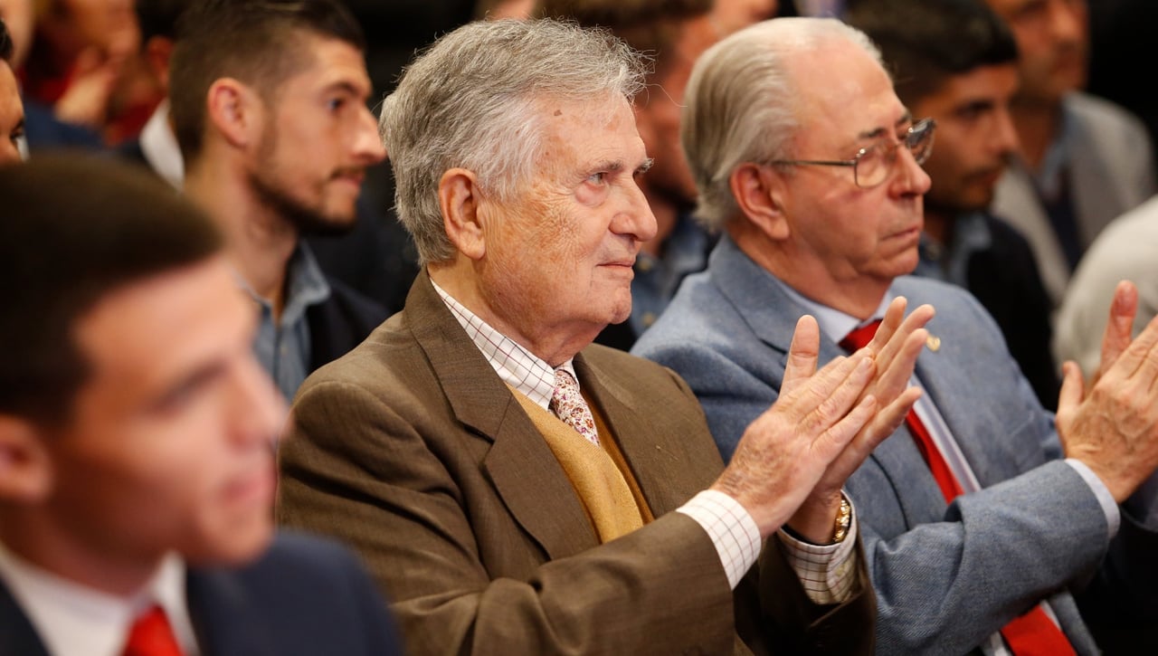 El Sevilla llora la muerte de Rafael Carrión