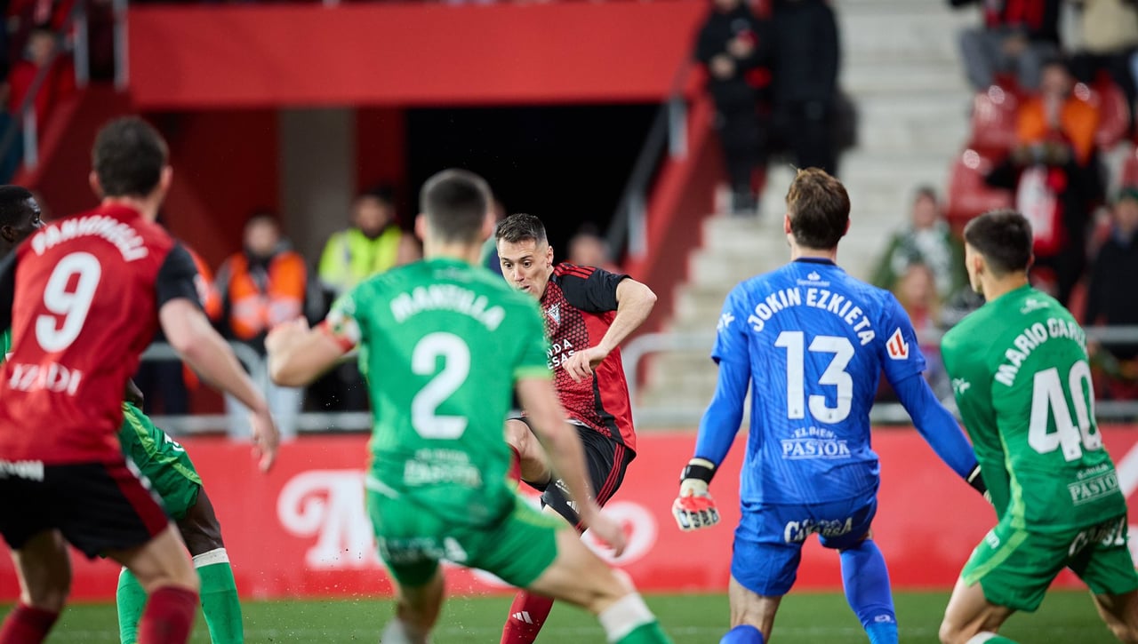 Mirandés 2-1 Racing de Santander: Anduva, líder de LaLiga Hypermotion