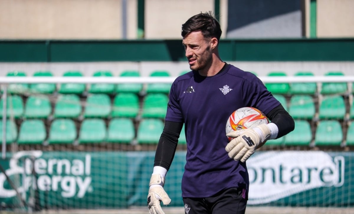 Piqué se lleva a un portero del Betis citado para Austria