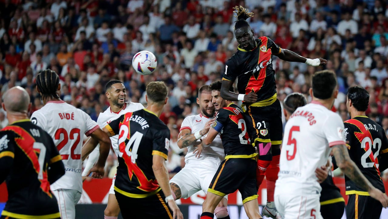 Sevilla - Rayo Vallecano: Horario, canal y dónde ver en TV y online hoy el partido de LaLiga EA Sports