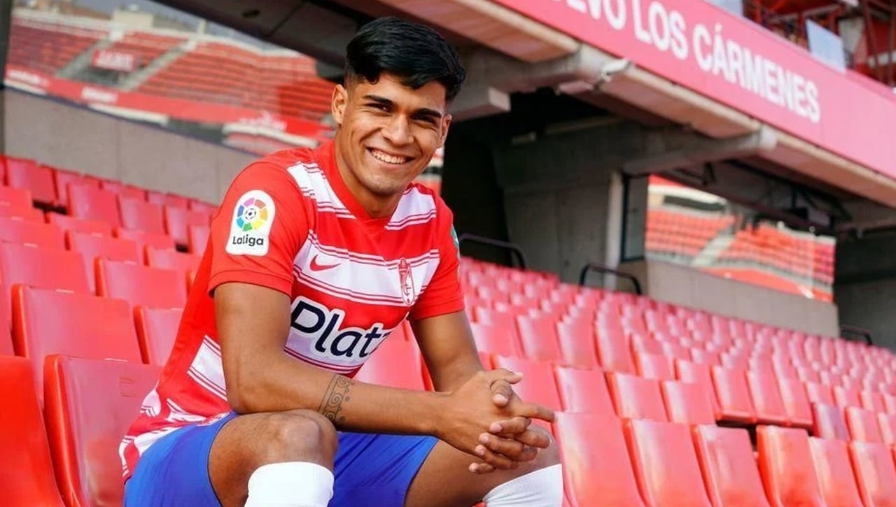 Granada: La letra pequeña del contrato de cesión de Arezo al Peñarol 