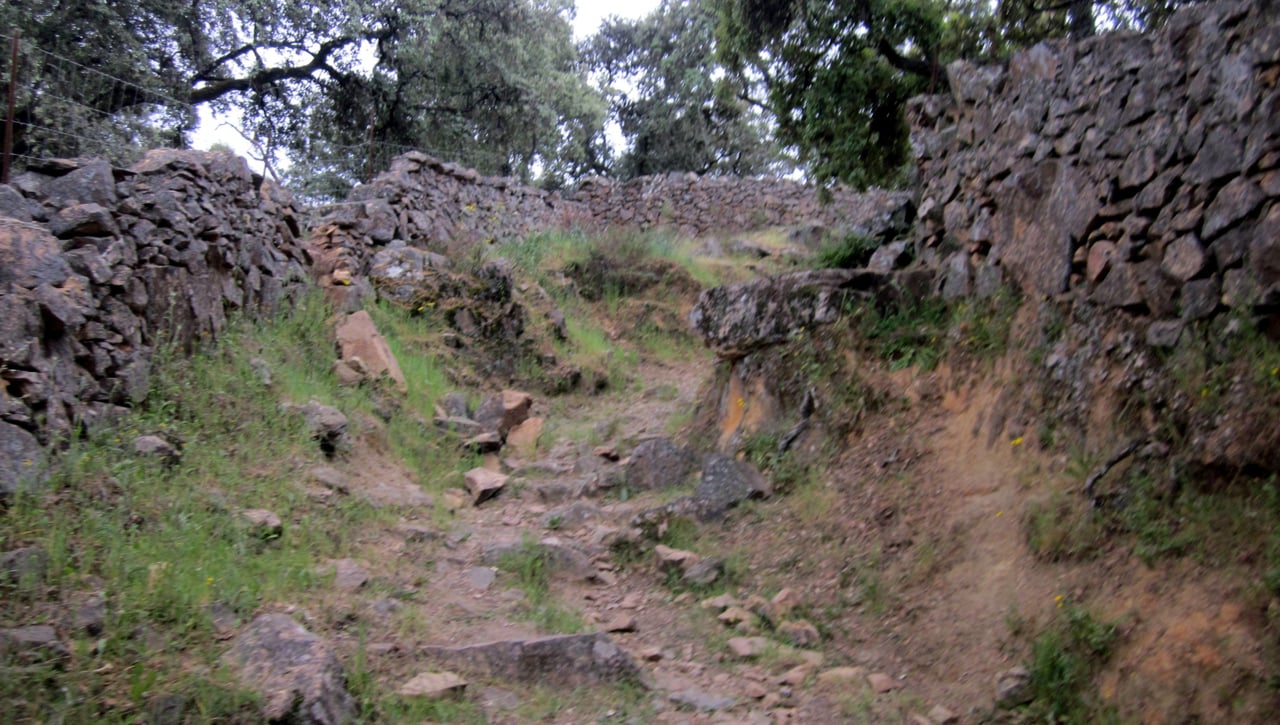 Sendero circular en El Castillo de las Guardas