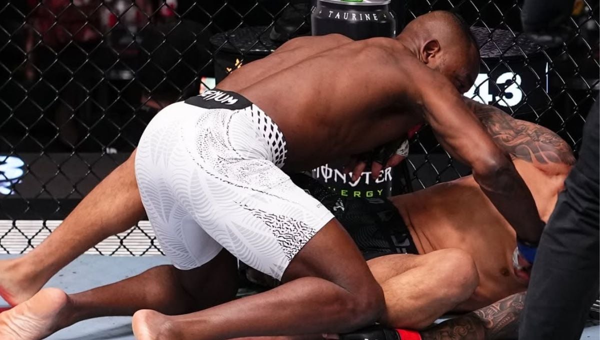 Manel Kape se hace un Cristiano Ronaldo y destroza al excampeón de la UFC Brandon Royval