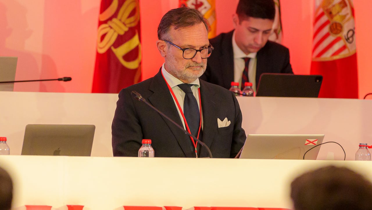 El Betis, muy presente en la incendiaria junta del Sevilla